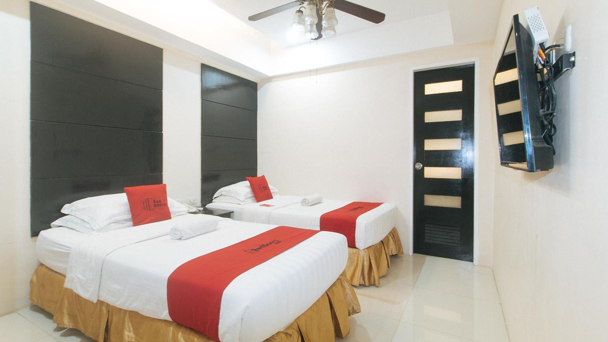 Reddoorz At Grand Apartelle Hernan Cortes Cebu Eksteriør bilde